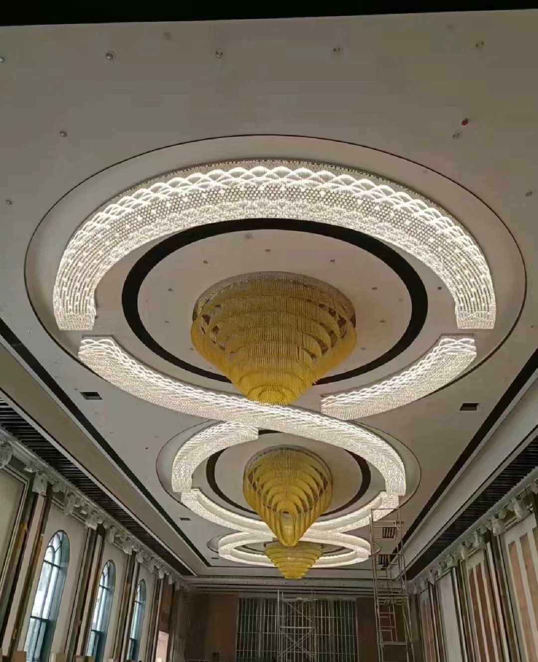 Elevate Every Celebration: Dutti's LED Modern Non-standard Chandelier Round Crystal Ceiling Pendant Lighting for Banquet Hall